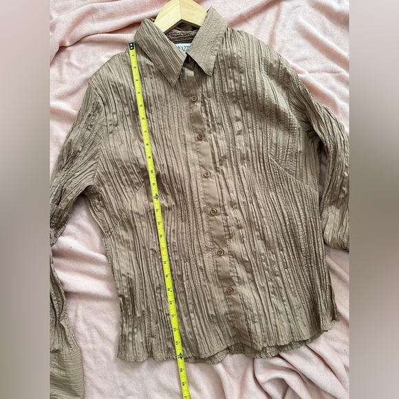 Vintage “Snazzie” Bronze Long Sleeve Button down Crinkle Top - Size XL - Picture 6 of 8